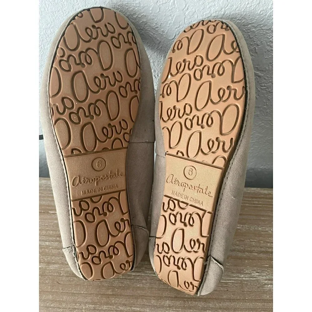 NWOT AEROPOSTALE KIDS HOME SLIPPER FAUX FUR INSIDE SIZE 6